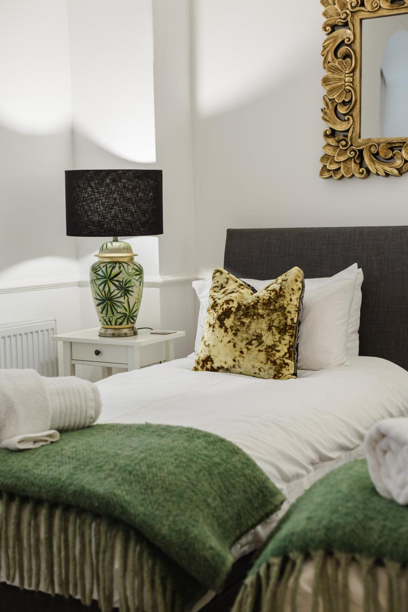 Olive Tree Apartment Hove Dış mekan fotoğraf